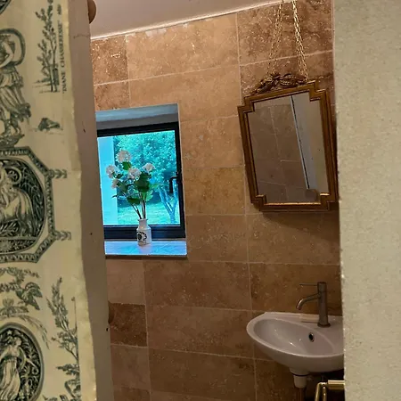 Πανσιόν Perche King's Bedroom In Maisonnomadechic Cour-Maugis-sur-Huisne