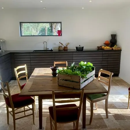 Perche King's Bedroom In Maisonnomadechic Cour-Maugis-sur-Huisne