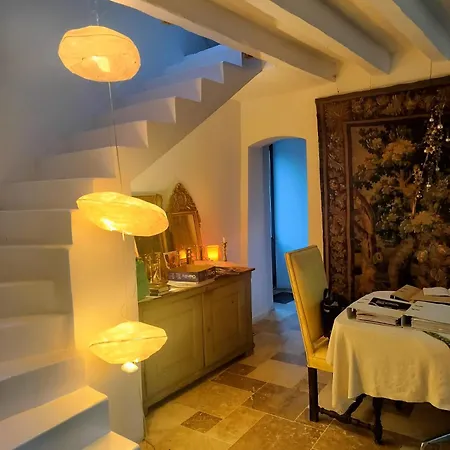 Perche King's Bedroom In Maisonnomadechic Guest house