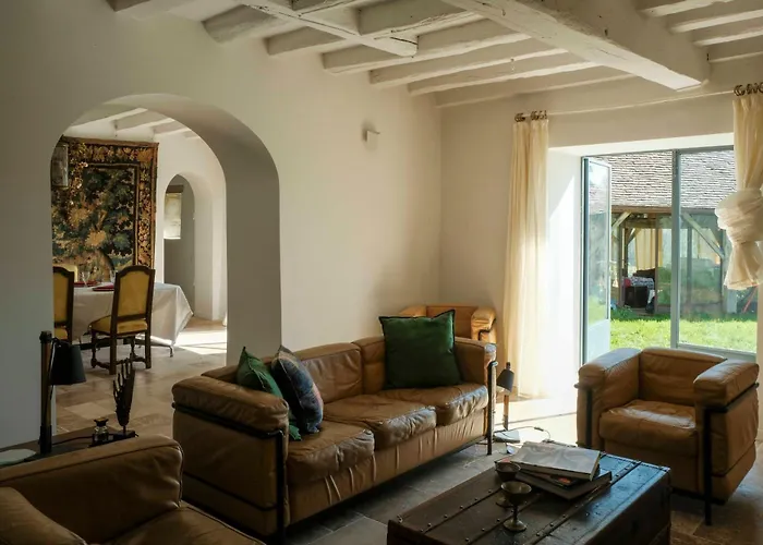 Perche King's Bedroom In Maisonnomadechic Гостевой дом 3*